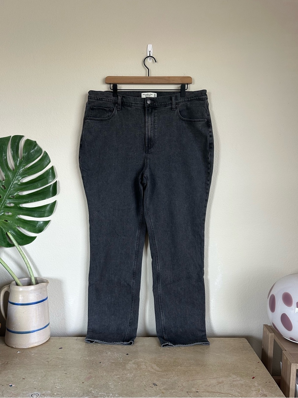 Abercrombie & Fitch The Slim Straight Ultra High Rise Jeans